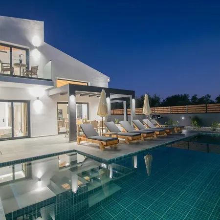 Kozakos With Private Swimming Pools Вилла *