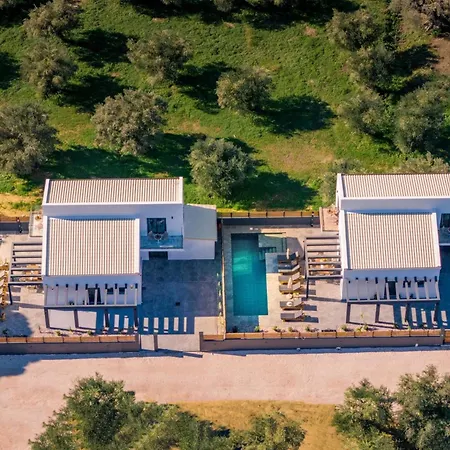 Kozakos With Private Swimming Pools Вилла